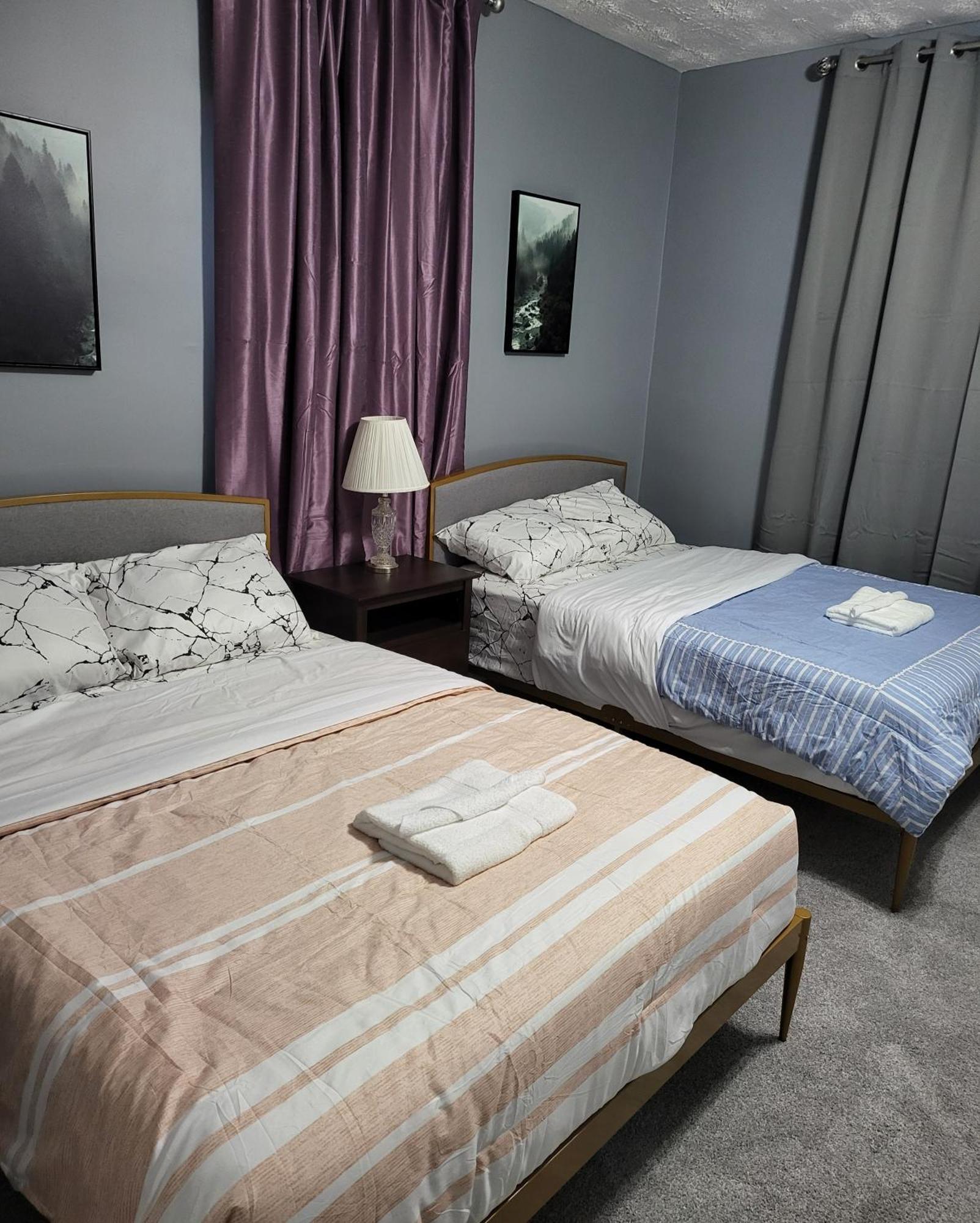 Guest Room With Two Double Beds In Columbus Oh, Airport Location Exterior foto